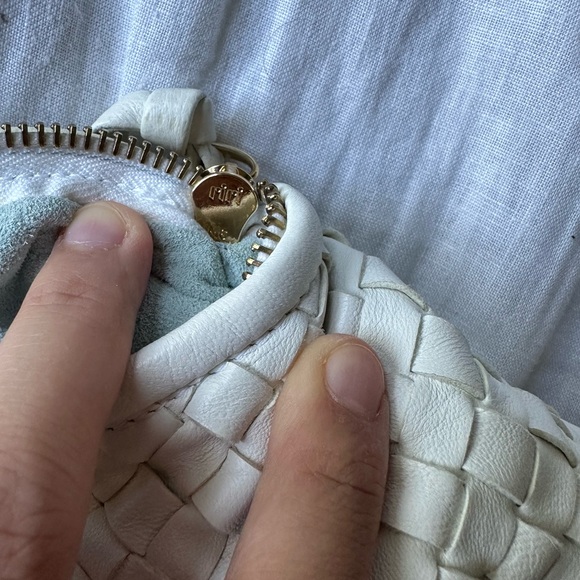 Vintage Bottega Veneta Medium White Intrecciato Hobo - Picture 11 of 16